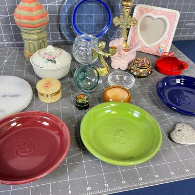 Mixed Lot of Small Collectible 