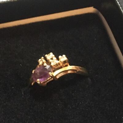 14k Yellow Gold Ring with Diamonds and Amethyst Size 6.