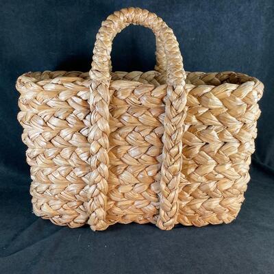 Lot 105. Tote Basket