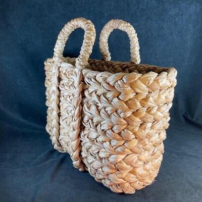 Lot 105. Tote Basket