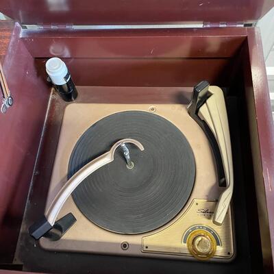 804 VINTAGE SEARS SILVERTONE RADIO PHONOGRAPH CONSOLE