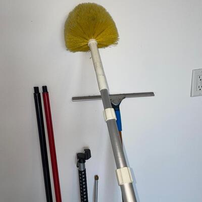 Lot 127. Misc Garage Gear