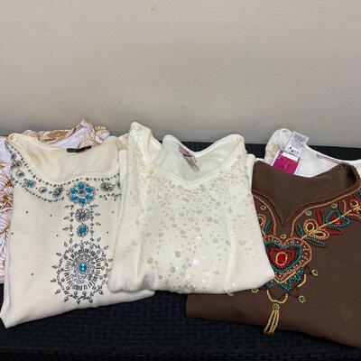 Lot of Womens 1X Brown & White Tone Tops