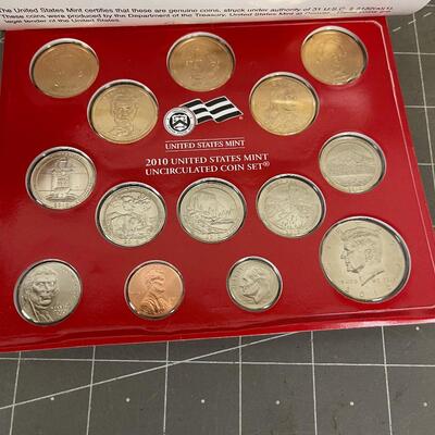 Coins: 2010 United States Mint Coin Set  Uncirculated   