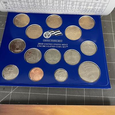 Coins: 2010 United States Mint Coin Set  Uncirculated   