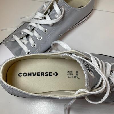Lot 142  Chuck Taylor Sneakers Men's sz 13