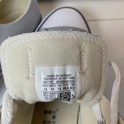 Lot 142  Chuck Taylor Sneakers Men's sz 13