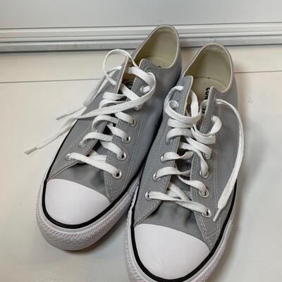 Lot 142  Chuck Taylor Sneakers Men's sz 13