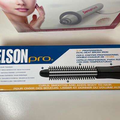 Lot 152  DermWand and New Brush Iron
