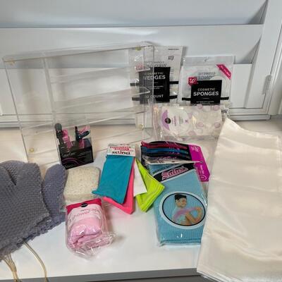 Lot 155. Big Assortment of Grooming Items