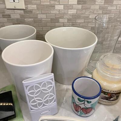 Lot 165. Big Lot of Misc--flower pots, UV Light Sanitizer and more...