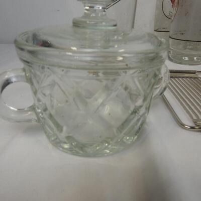 24 pc Kitchen Lot: Butterfly/Flower Cups, Steak Knives, Doilies/Napkins, Tongs