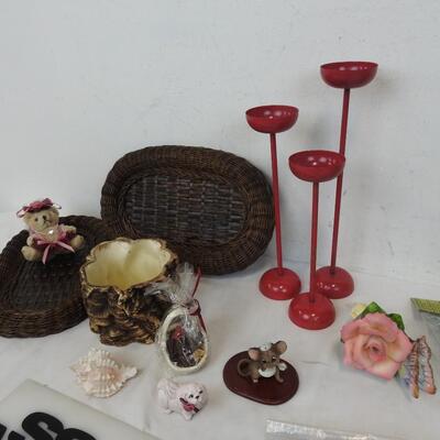 17 pc Home Decor: Floral Mirror, Candle Holders, Wicker Trays, Windspinner