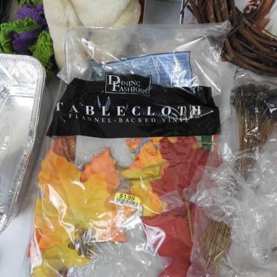 20+ pc Craft Lot: Wreaths, Cuddle Craft, Dracula, Calligraphy Set, Yarn