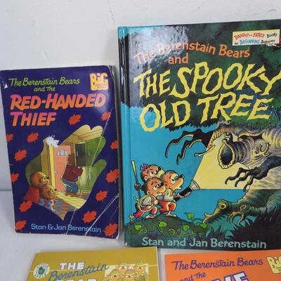 17 Berenstain Bears Books: Bears Scouts, The Spooky old Tree, The Bears Vacation
