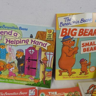 17 Berenstain Bears Books: Bears Scouts, The Spooky old Tree, The Bears Vacation