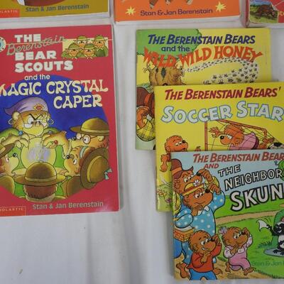 17 Berenstain Bears Books: Bears Scouts, The Spooky old Tree, The Bears Vacation