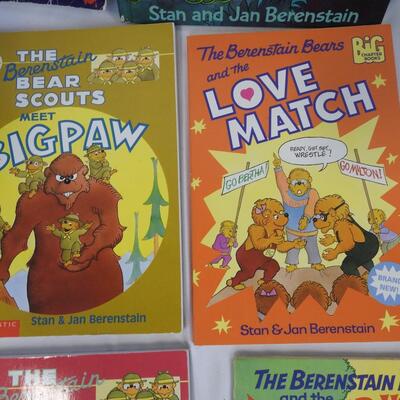 17 Berenstain Bears Books: Bears Scouts, The Spooky old Tree, The Bears Vacation