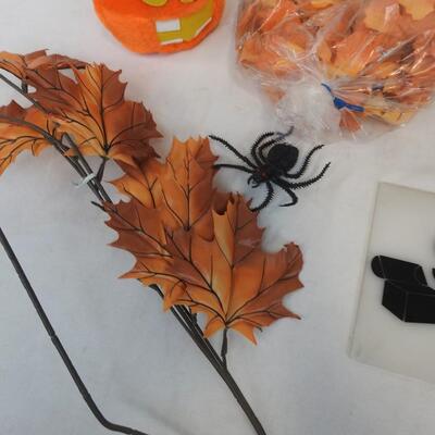 20 pc Halloween Lot: Stuffed Pumpkins, Bear Figurines, Ghost Ceramic Candy Bowl