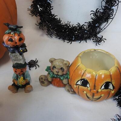 20 pc Halloween Lot: Stuffed Pumpkins, Bear Figurines, Ghost Ceramic Candy Bowl