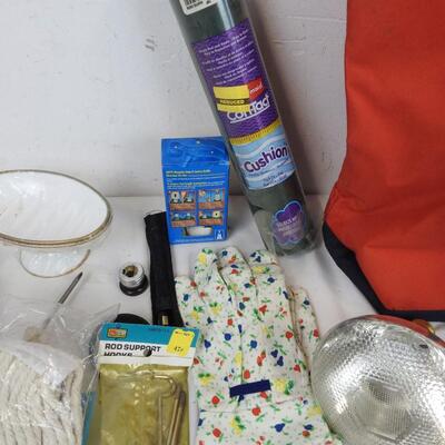Household Lot: Insulated Bag, Mop Heads, Dust Pan, Gloves