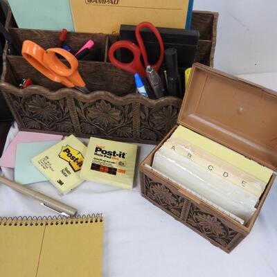 Office Supplies: Note Pads, Organizer, Folders, Planners, Post-It Notes