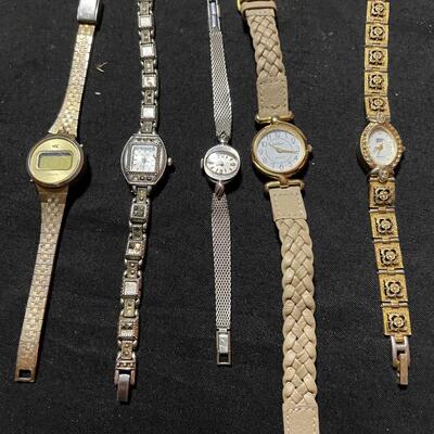 Lot of 5 vintage watches