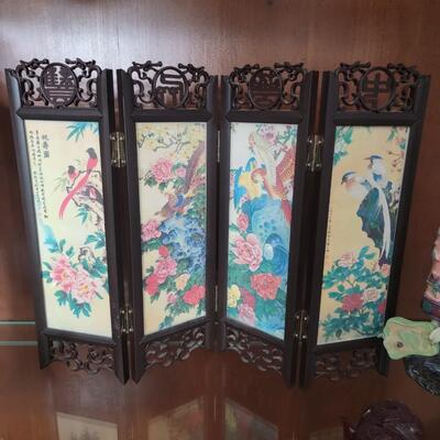 Small doll like bi fold