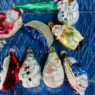 AA GROUP OF 10 FIGURAL GLASS CHRISTMAS ORNAMENTS MOON CLOWNS ALLIGATOR