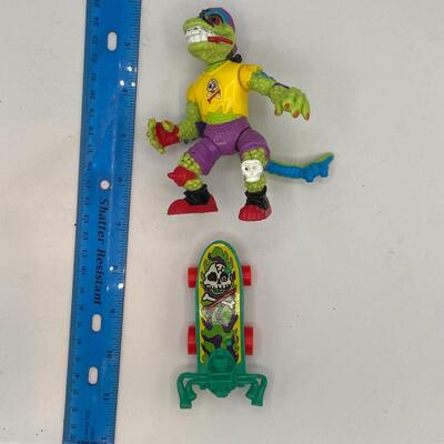 Vintage TMNT Playmate Toys 1990 Mondo Gecko Action Figure