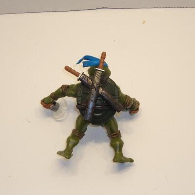 Vintage TMNT Playmate Toys 2002 Leonardo Action Figure with suction cup accessories