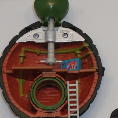 Vintage TMNT 1994 Leonardo's Mini Mutant Lair Micro Playset