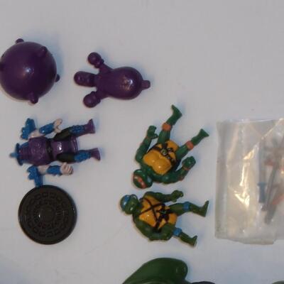 Vintage TMNT 1994 Leonardo's Mini Mutant Lair Micro Playset