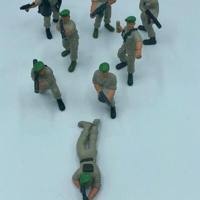 Vintage 1987 Mattel Guts Lot of 8 Green Beret Mini Figures