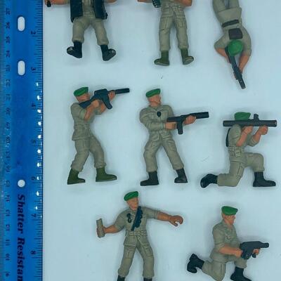 Vintage 1987 Mattel Guts Lot of 8 Green Beret Mini Figures