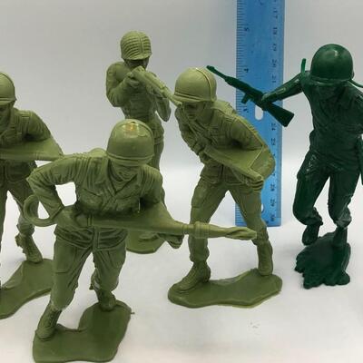 Vintage Large Scale Army Men (Set of 5)