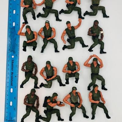 Vintage Mattel 1974 Heroes in Action Army Men
