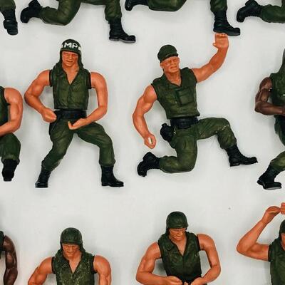 Vintage Mattel 1974 Heroes in Action Army Men