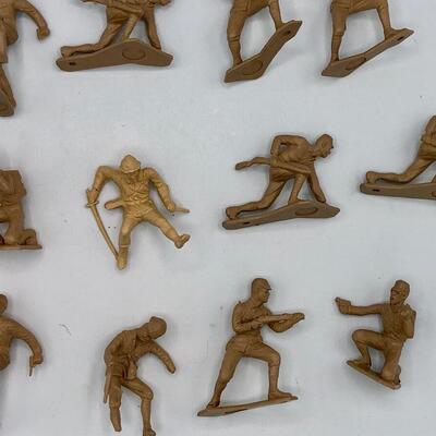 Vintage Marx Army Men - Lot of 16