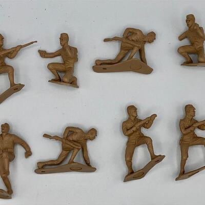 Vintage Marx Army Men - Lot of 16