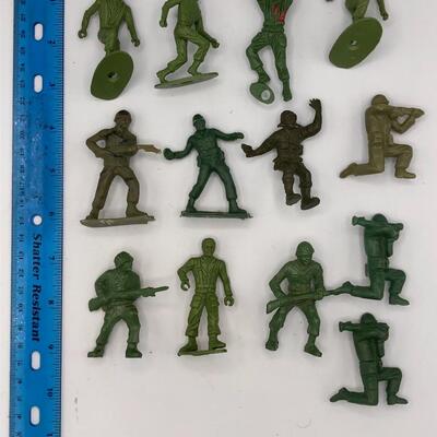 Vintage Army Men (lot of 13)