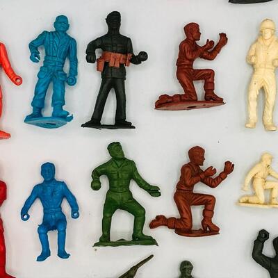 Vintage Ring Hand Toy Soldiers (lot of 20)