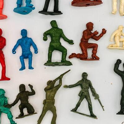 Vintage Ring Hand Toy Soldiers (lot of 20)
