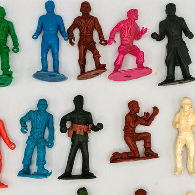 Vintage Ring Hand Toy Soldiers (lot of 20)