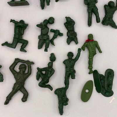 Vintage "Casualty of War" Army Men - Lot of 18