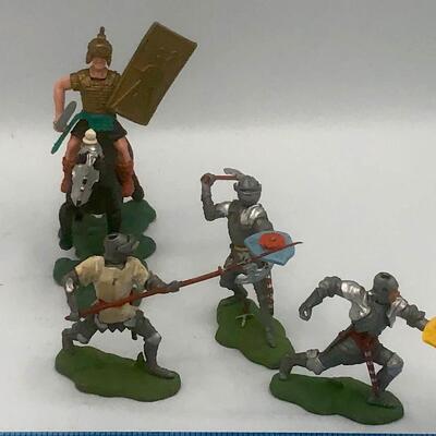 Vintage Britains Swoppet Knights