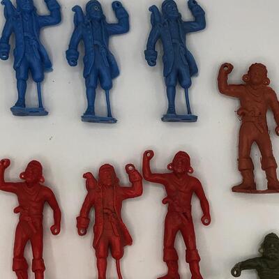 Vintage 1960s Original MPC 60mm Plastic Pirate Ring-hand Toy (11 Figures)