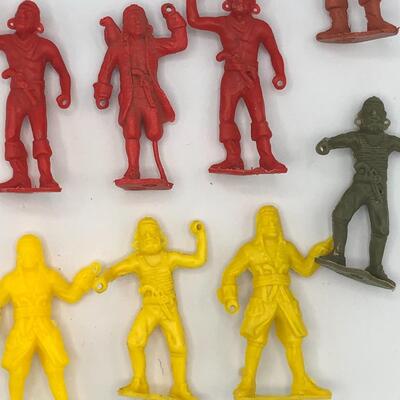 Vintage 1960s Original MPC 60mm Plastic Pirate Ring-hand Toy (11 Figures)