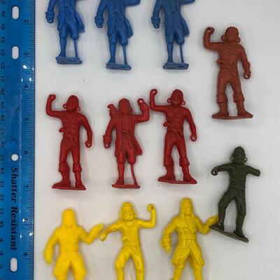 Vintage 1960s Original MPC 60mm Plastic Pirate Ring-hand Toy (11 Figures)