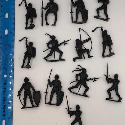 Vintage CHERILEA Black KNIGHTS - 60mm - Black Plastic Toy Soldiers